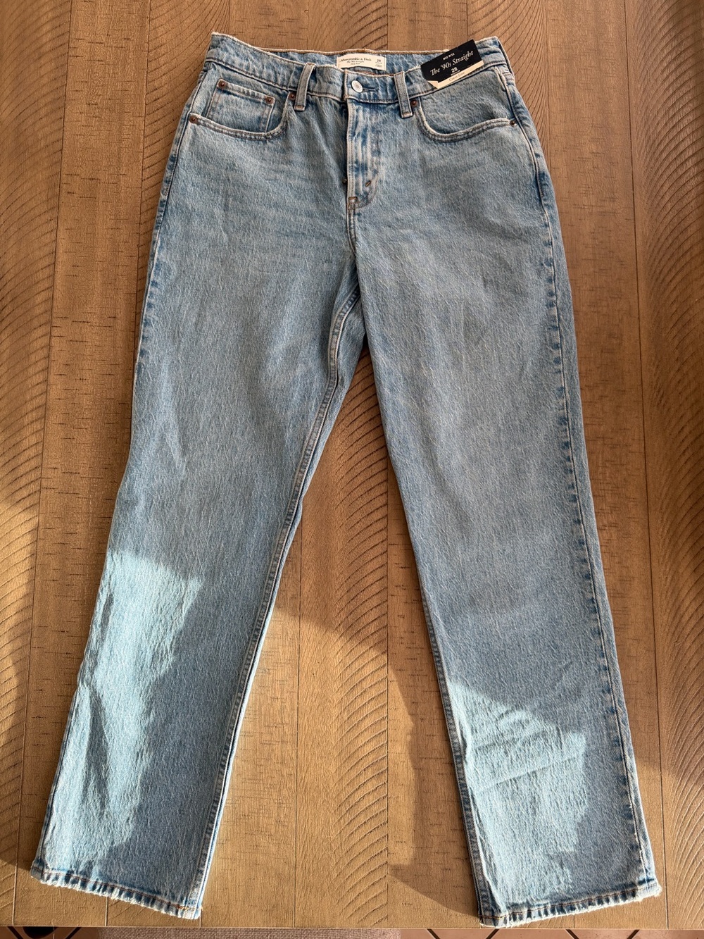 NWT Abercrombie Curve Love 90s Straight Jeans 28R Light Wash Mid Rise